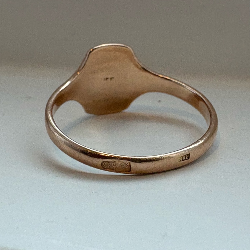 14k Gold Vintage Signet Ring - Picture 3 of 3